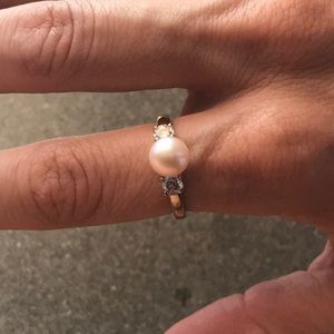 Pearl and crystal fashion ring